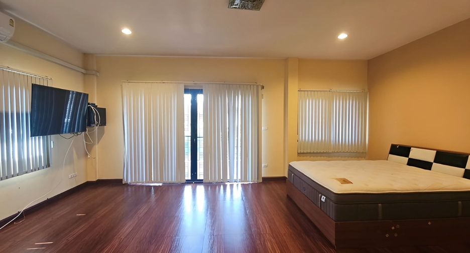 Casa en venta de 4 habitaciones en Thawi Watthana, Bangkok