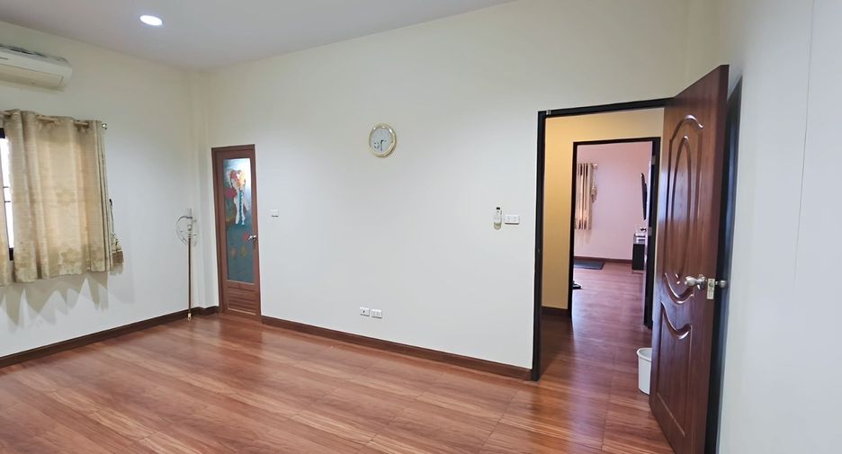 Casa en venta de 4 habitaciones en Thawi Watthana, Bangkok