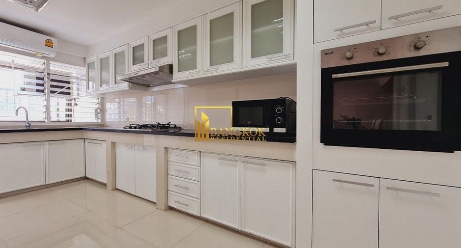 For rent 3 ベッドルーム apartment in Khlong Toei, Bangkok