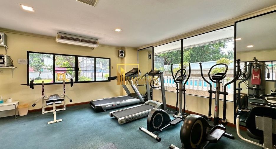 For rent 3 ベッドルーム apartment in Khlong Toei, Bangkok