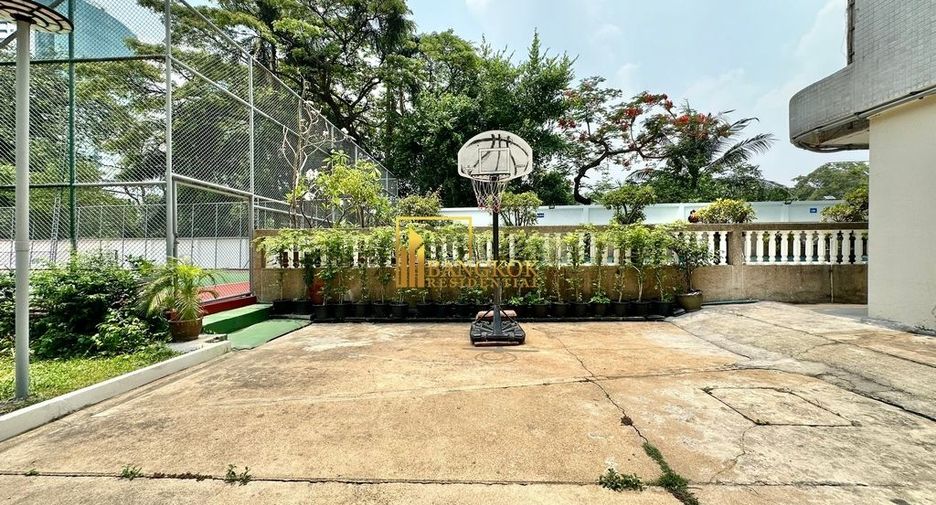 For rent 3 ベッドルーム apartment in Khlong Toei, Bangkok