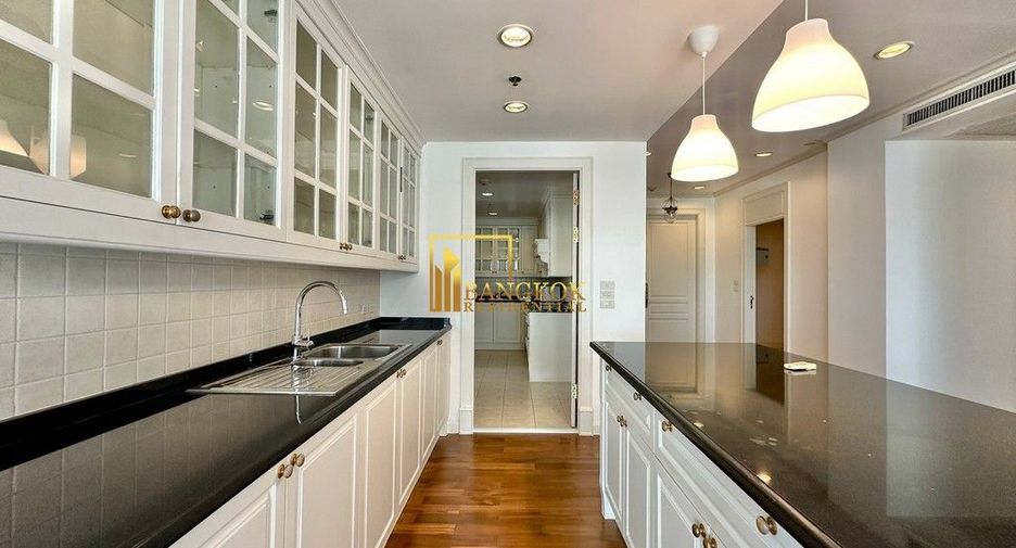 For rent 3 ベッドルーム apartment in Sathon, Bangkok