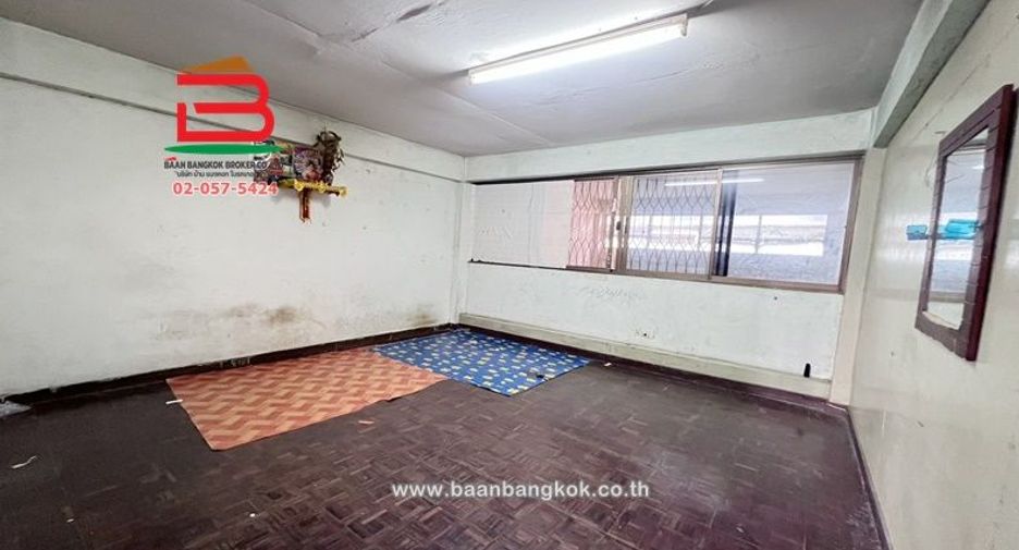 For sale 20 bedrooms retail Space in Mueang Samut Prakan, Samut Prakan