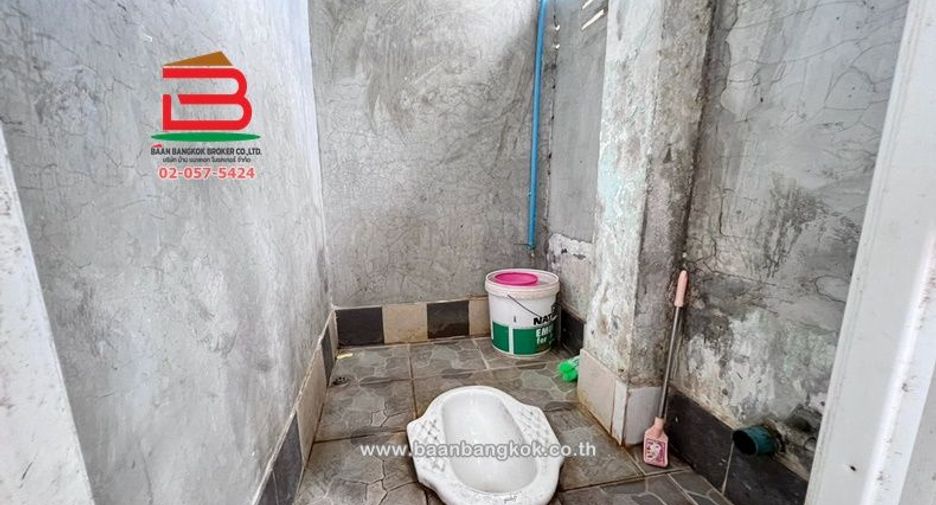 For sale 20 bedrooms retail Space in Mueang Samut Prakan, Samut Prakan