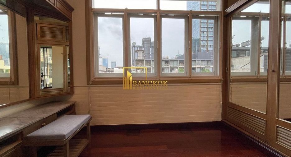 For rent 2 bedrooms apartment in Pathum Wan, Bangkok