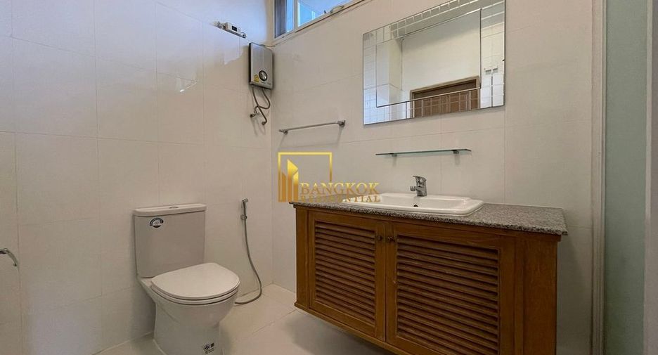 For rent 2 bedrooms apartment in Pathum Wan, Bangkok