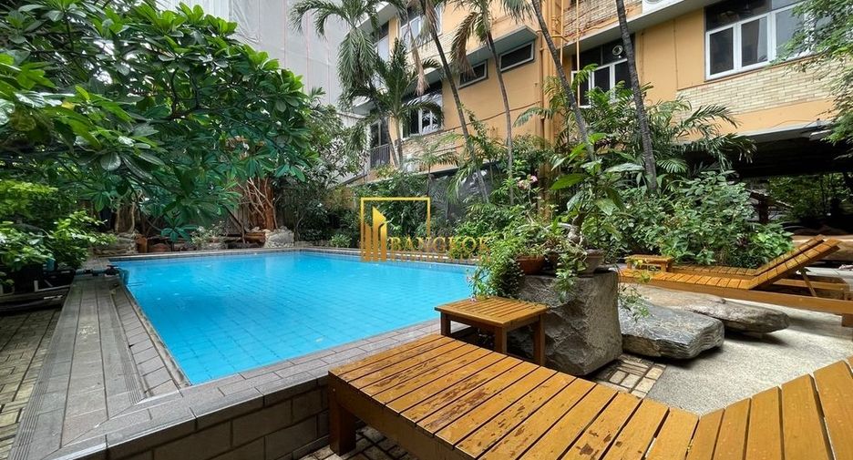 For rent 2 bedrooms apartment in Pathum Wan, Bangkok