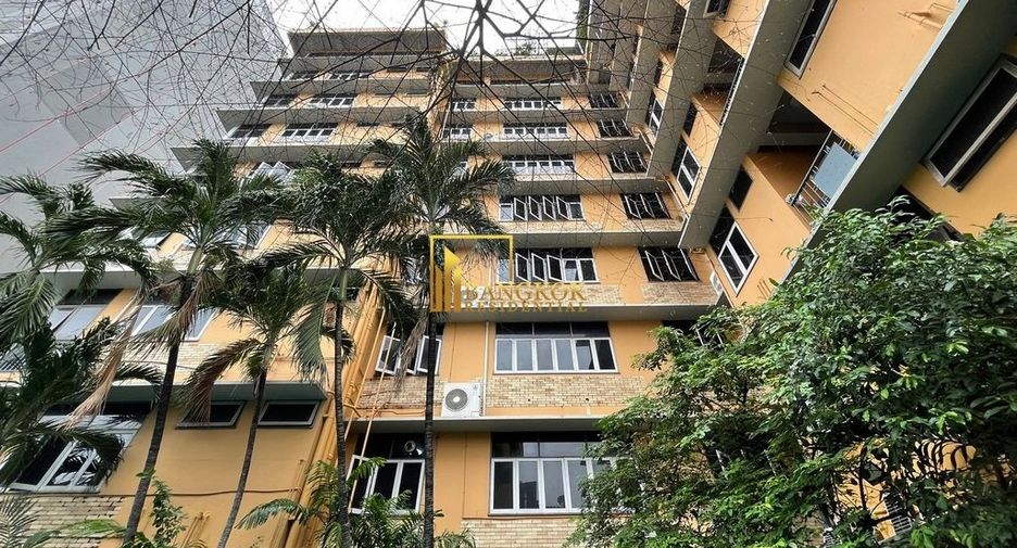 For rent 2 bedrooms apartment in Pathum Wan, Bangkok