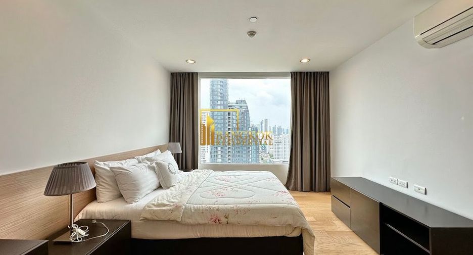 For rent 4 bedrooms apartment in Watthana, Bangkok