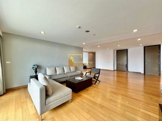 For rent 4 bedrooms apartment in Watthana, Bangkok