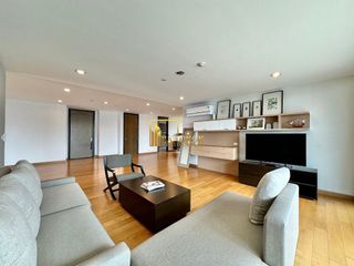 For rent 4 bedrooms apartment in Watthana, Bangkok