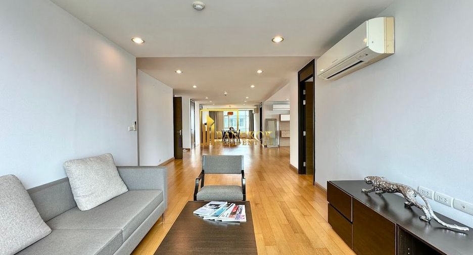 For rent 4 bedrooms apartment in Watthana, Bangkok