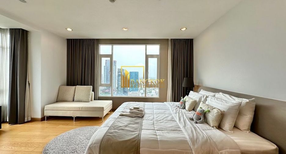 For rent 4 bedrooms apartment in Watthana, Bangkok