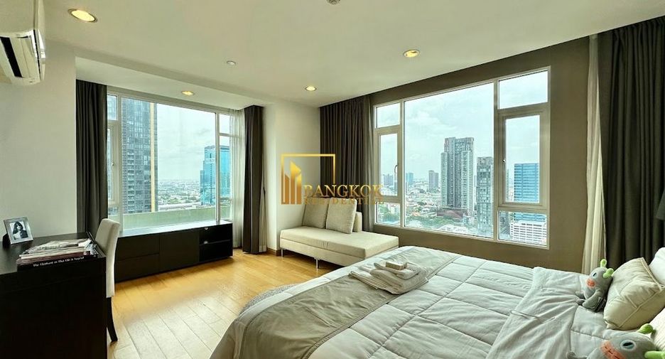 For rent 4 bedrooms apartment in Watthana, Bangkok