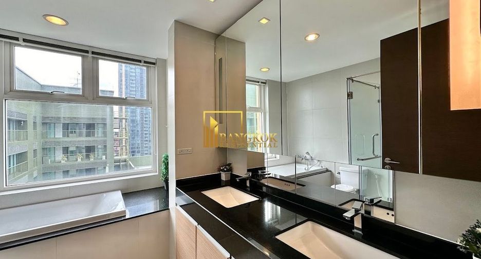 For rent 4 bedrooms apartment in Watthana, Bangkok