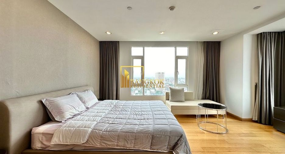 For rent 4 bedrooms apartment in Watthana, Bangkok