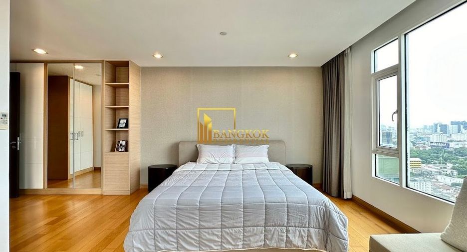 For rent 4 bedrooms apartment in Watthana, Bangkok