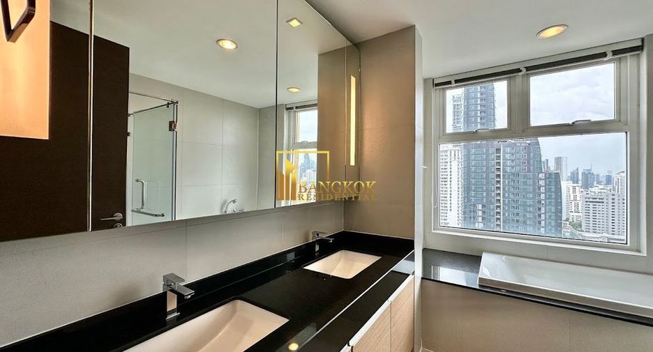 For rent 4 bedrooms apartment in Watthana, Bangkok