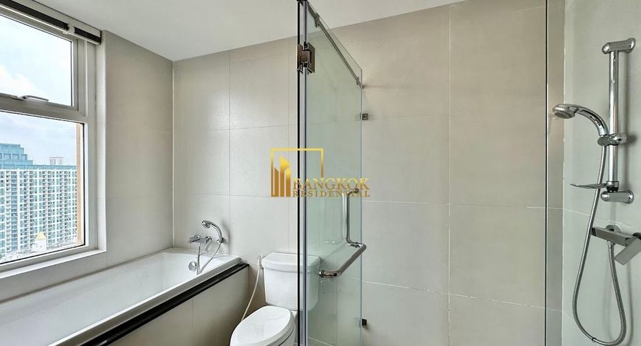 For rent 4 bedrooms apartment in Watthana, Bangkok