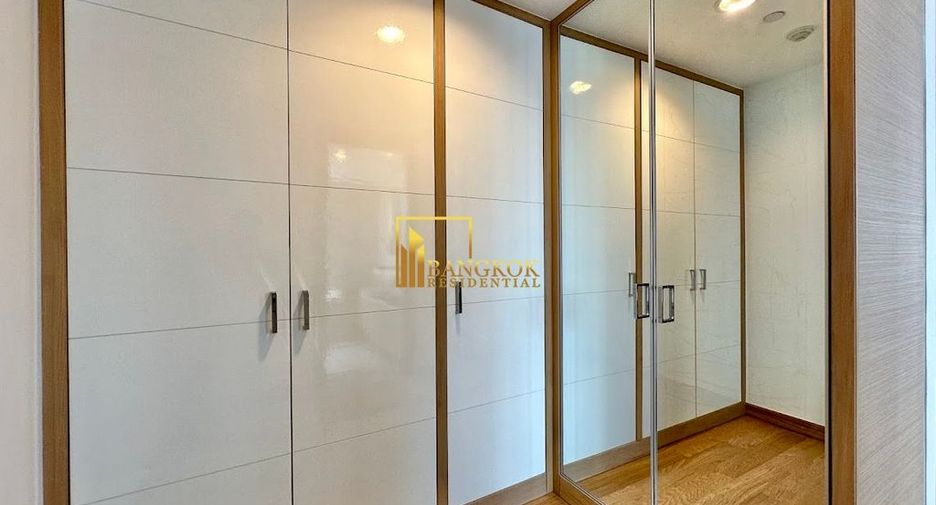 For rent 4 bedrooms apartment in Watthana, Bangkok