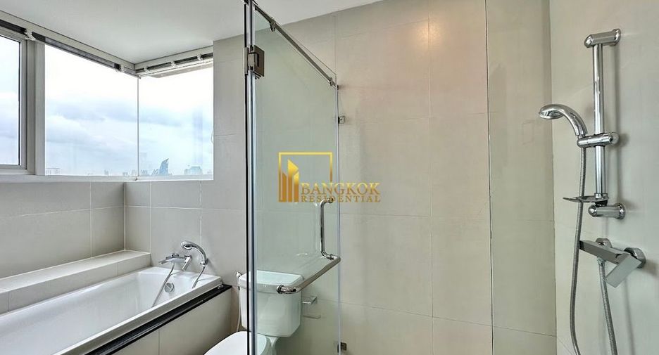 For rent 4 bedrooms apartment in Watthana, Bangkok