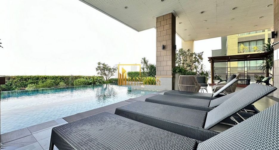 For rent 4 bedrooms apartment in Watthana, Bangkok