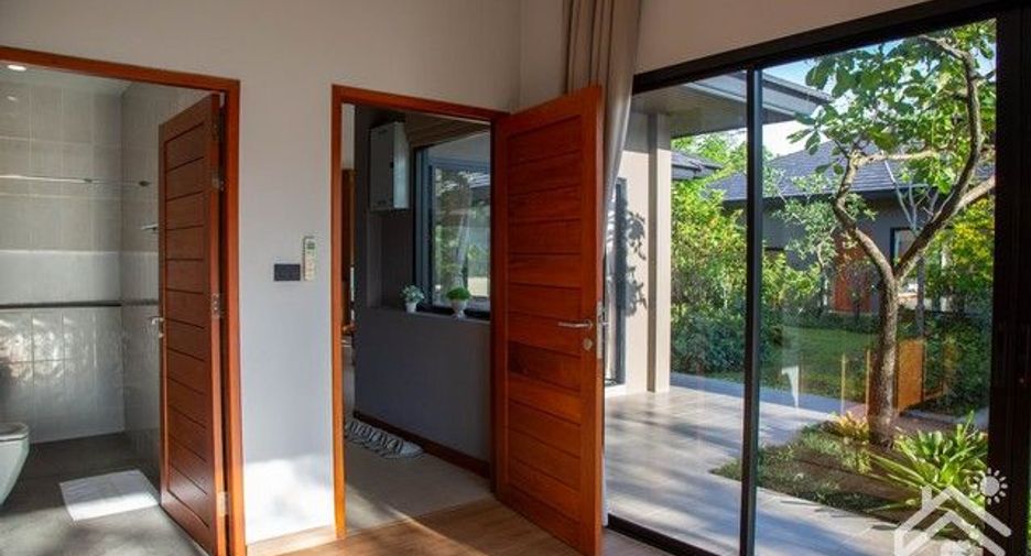 For sale 3 bedrooms house in Si Racha, Chonburi
