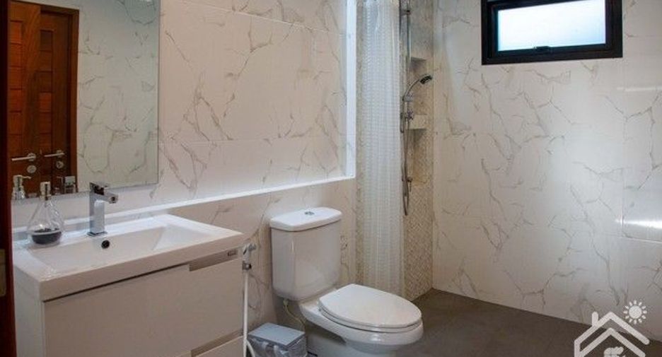 For sale 3 bedrooms house in Si Racha, Chonburi