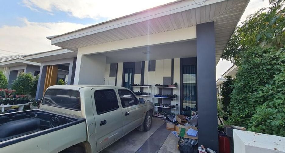 For sale 3 bedrooms house in Mueang Nakhon Ratchasima, Nakhon Ratchasima