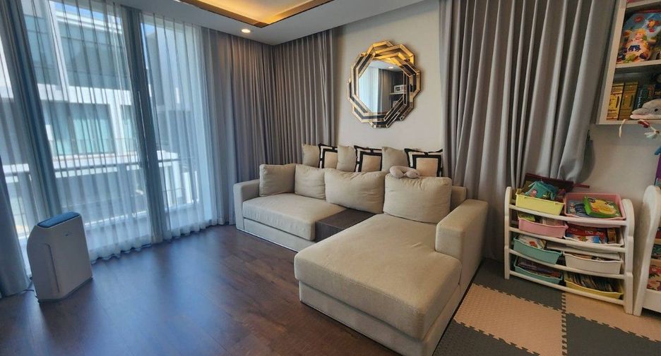 For sale 4 bedrooms house in Lat Phrao, Bangkok