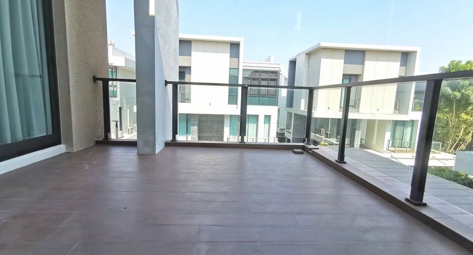 For sale 4 bedrooms house in Lat Phrao, Bangkok