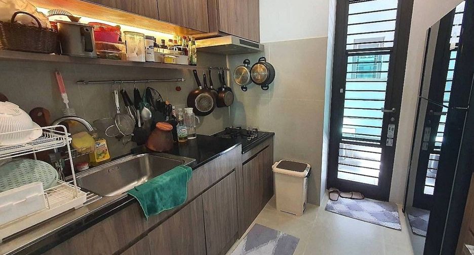 For sale 4 bedrooms house in Lat Phrao, Bangkok