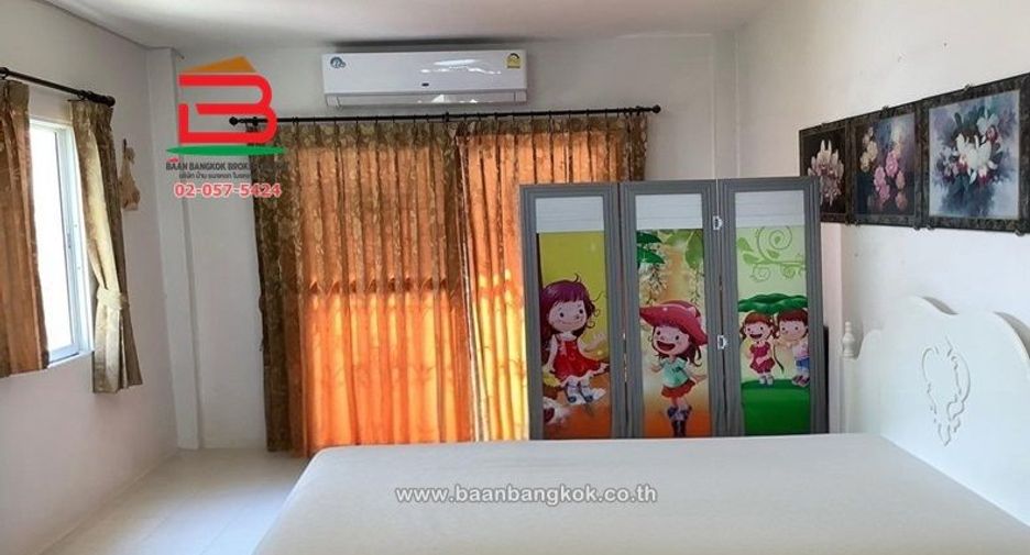 For sale 3 bedrooms townhouse in Mueang Samut Sakhon, Samut Sakhon