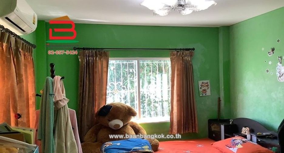For sale 3 bedrooms townhouse in Mueang Samut Sakhon, Samut Sakhon