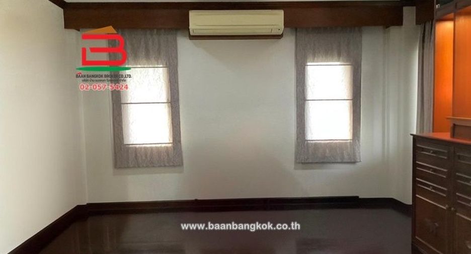 For sale 4 bedrooms house in Pak Kret, Nonthaburi