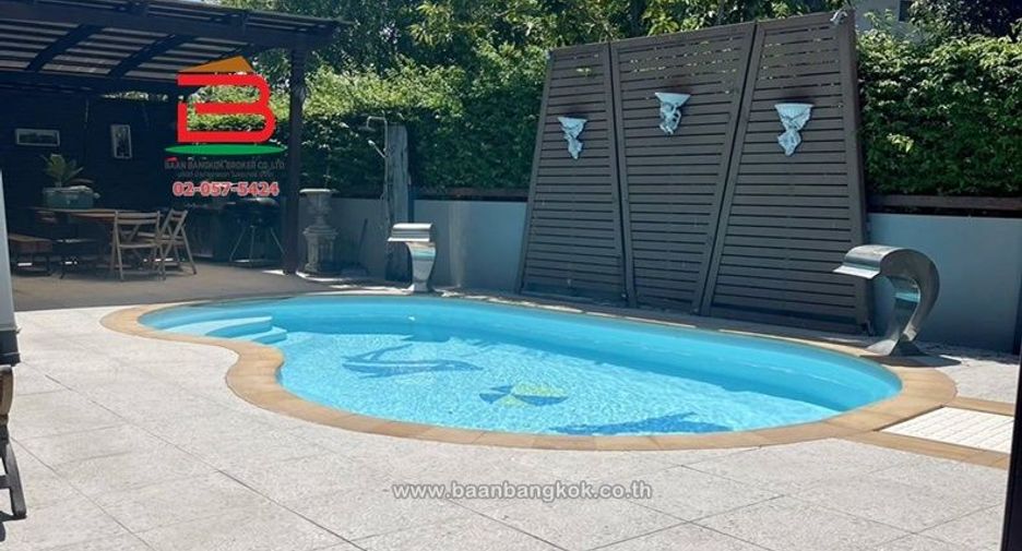 For sale 4 bedrooms house in Pak Kret, Nonthaburi