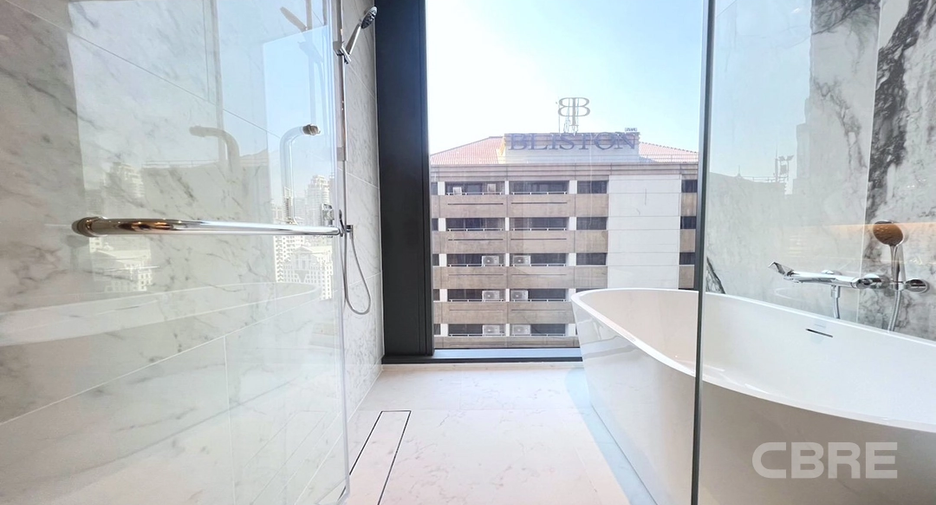 For sale 3 bedrooms condo in Pathum Wan, Bangkok