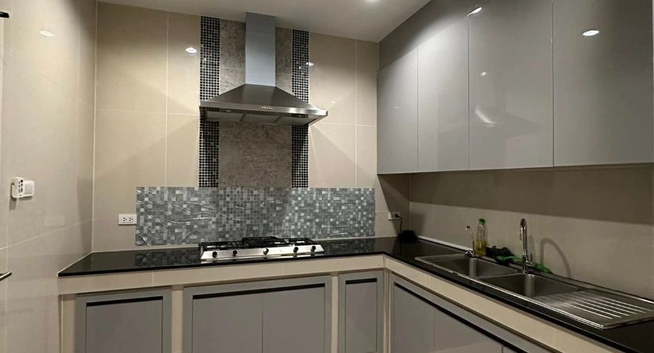 For sale 4 bedrooms house in Prawet, Bangkok