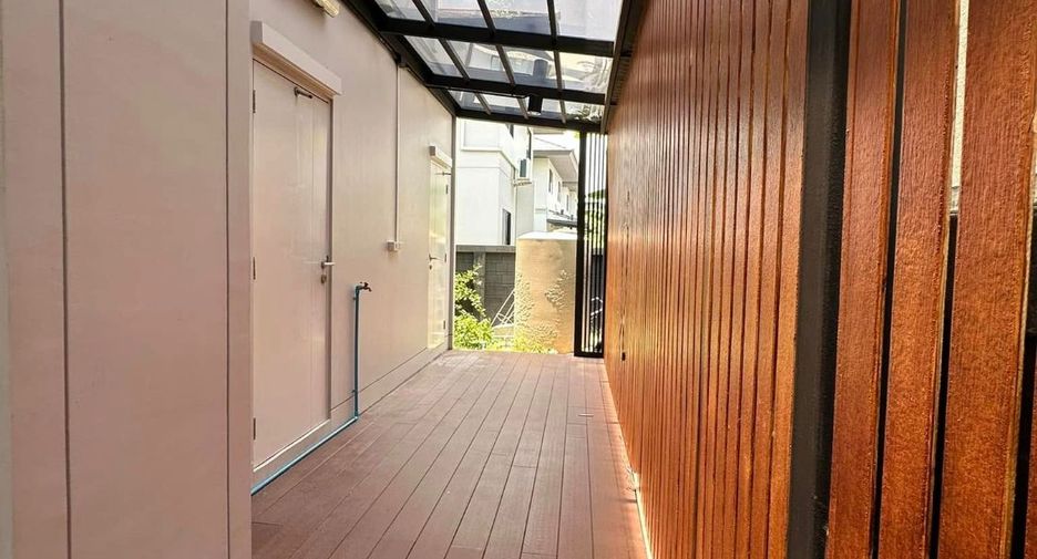 For sale 4 bedrooms house in Prawet, Bangkok