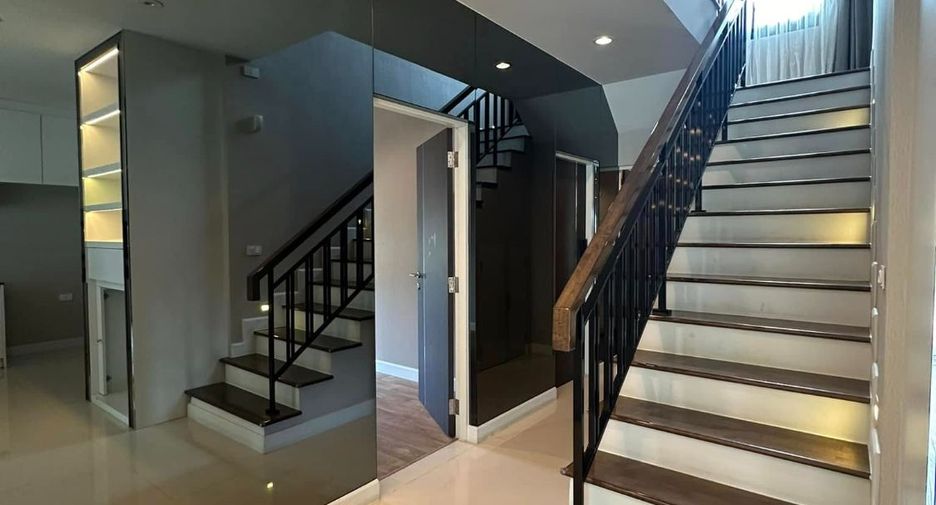 For sale 4 bedrooms house in Prawet, Bangkok