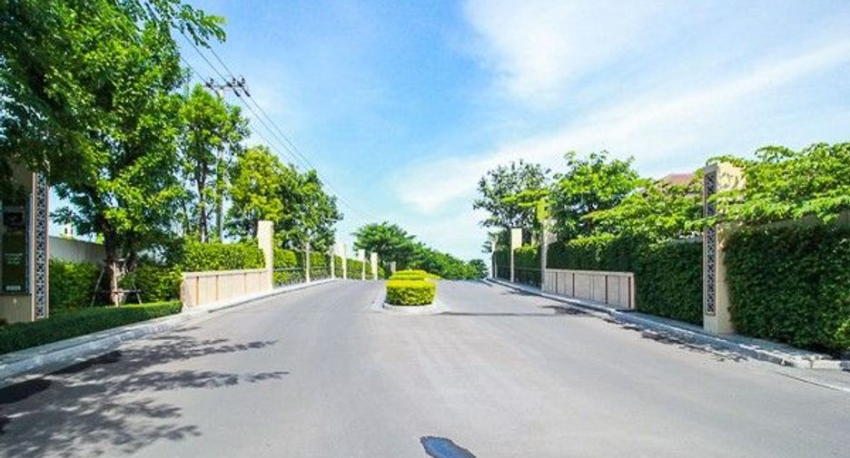 For sale 4 bedrooms house in Prawet, Bangkok