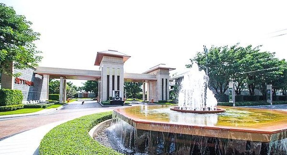 For sale 4 bedrooms house in Prawet, Bangkok