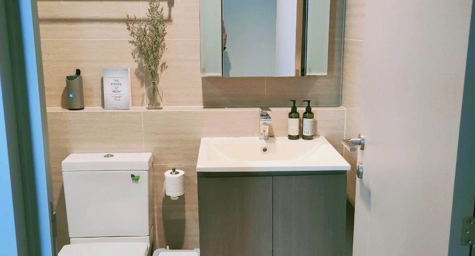 For rent and for sale 2 bedrooms condo in Huai Khwang, Bangkok