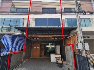 For sale 6 ベッドルーム townhouse in Bang Phli, Samut Prakan