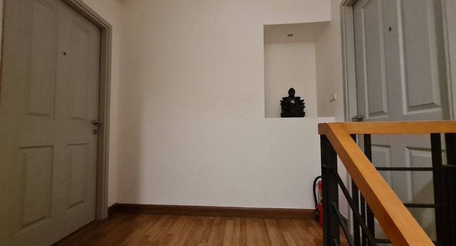 For sale 6 bedrooms townhouse in Bang Phli, Samut Prakan