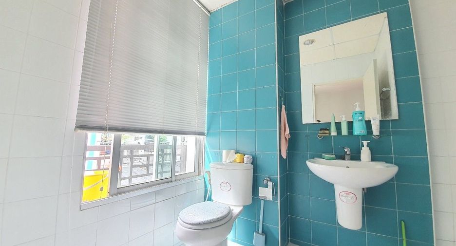 For sale 3 bedrooms townhouse in Chatuchak, Bangkok