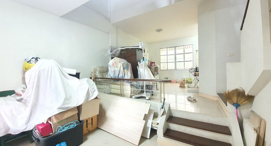 For sale 3 bedrooms townhouse in Chatuchak, Bangkok