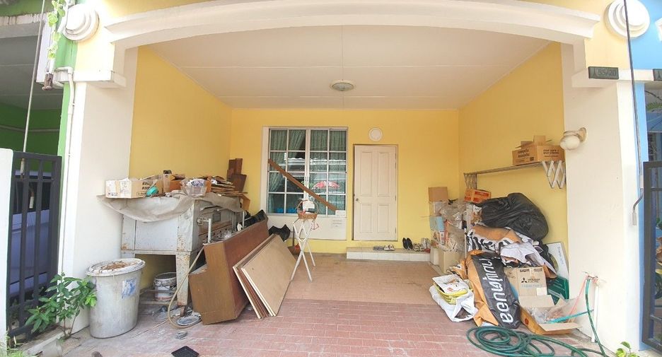 For sale 3 bedrooms townhouse in Chatuchak, Bangkok