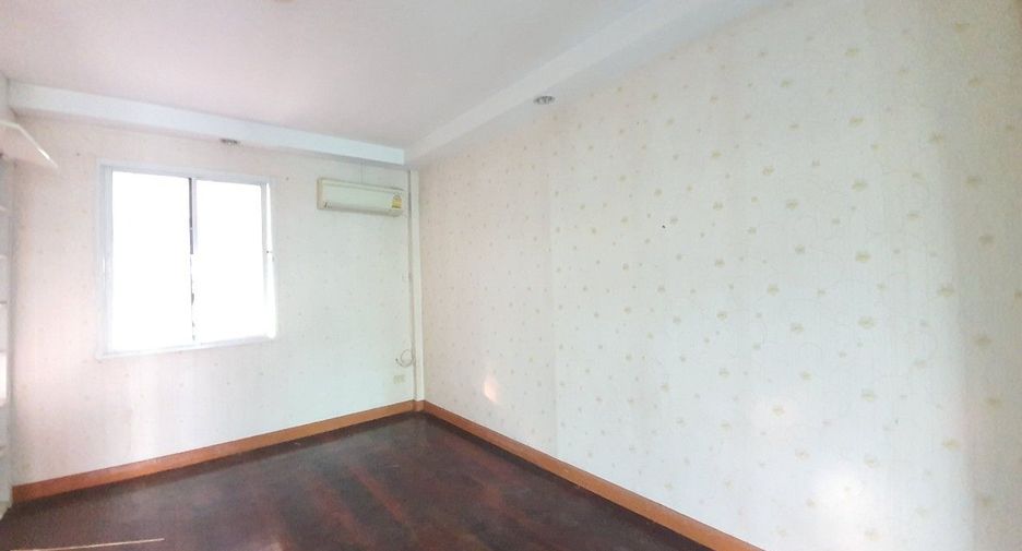 For sale 3 bedrooms house in Lak Si, Bangkok