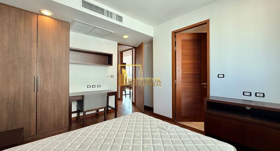 For rent 4 bedrooms apartment in Watthana, Bangkok